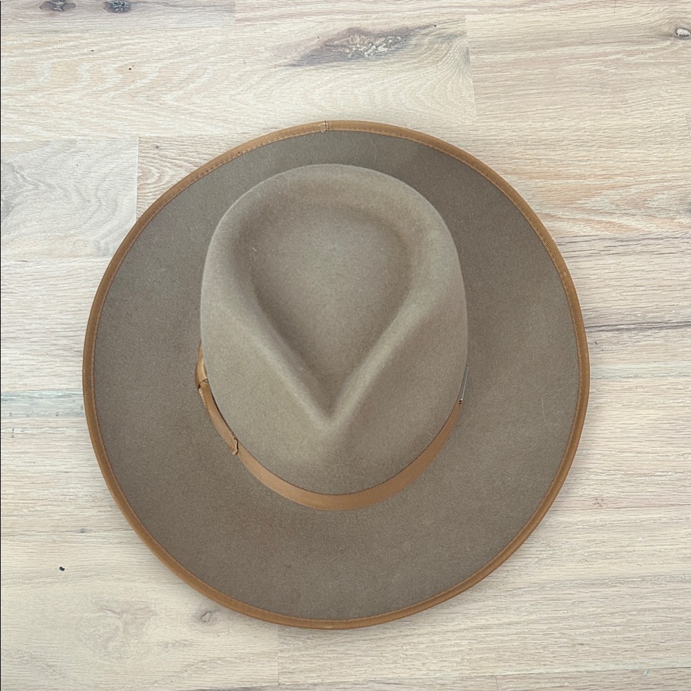 Gigi pip Felt Hat in Taupe with Tan Trim